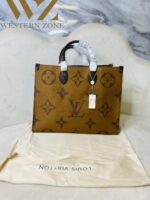 L0UIS VUITT0N TOTE - Image 6