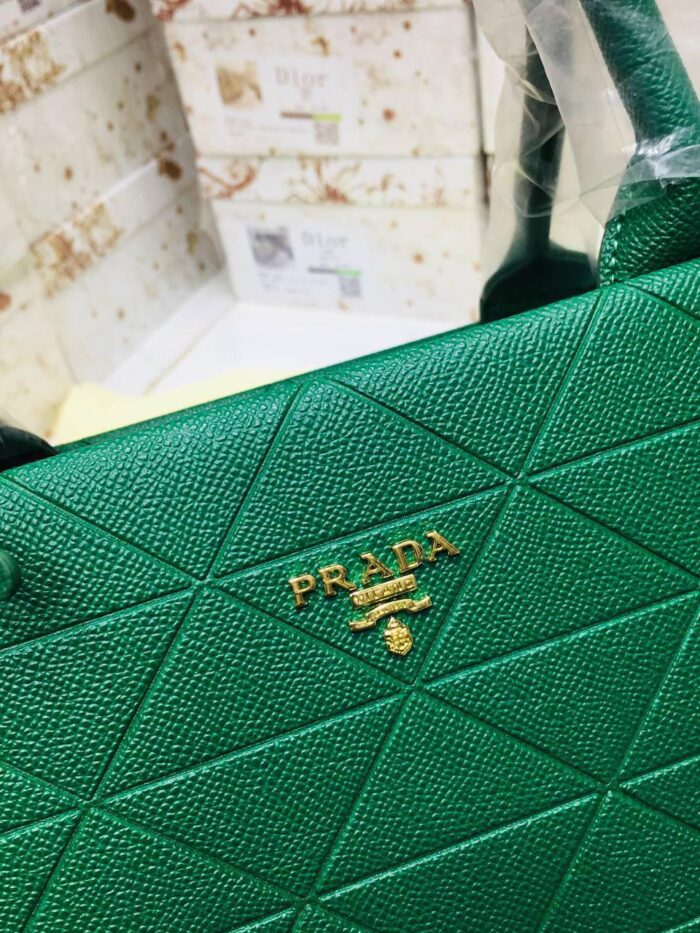 PRADA 001 - Image 1