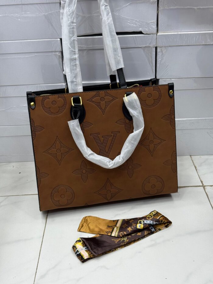 LV 5566 - Image 2