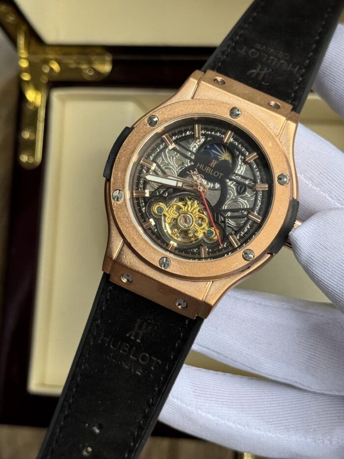 WATCH 001 - Image 1