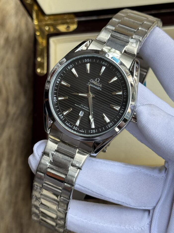 WATCH 010 - Image 1