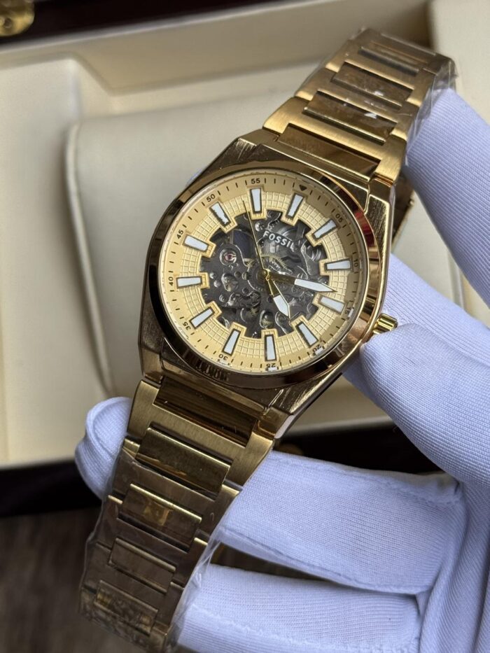 WATCH 011 - Image 1