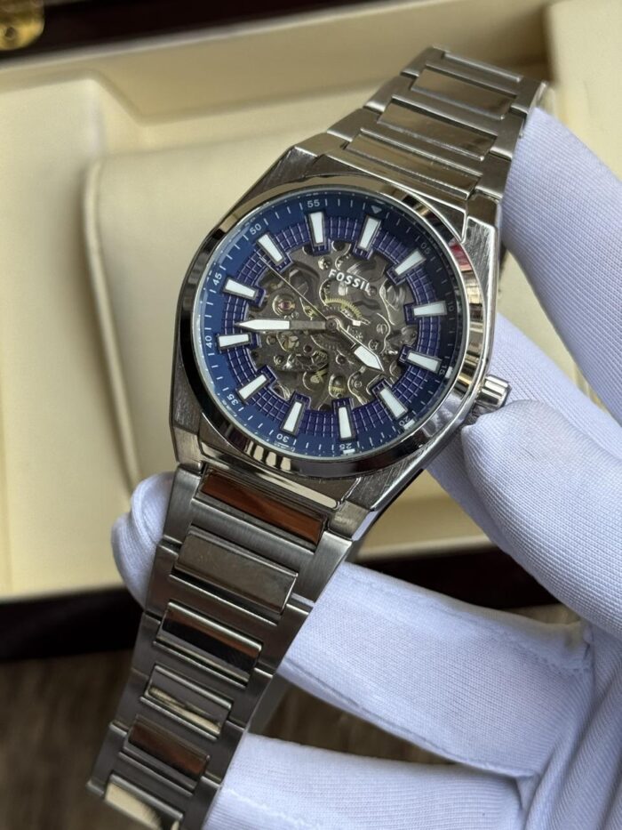 WATCH 013 - Image 1
