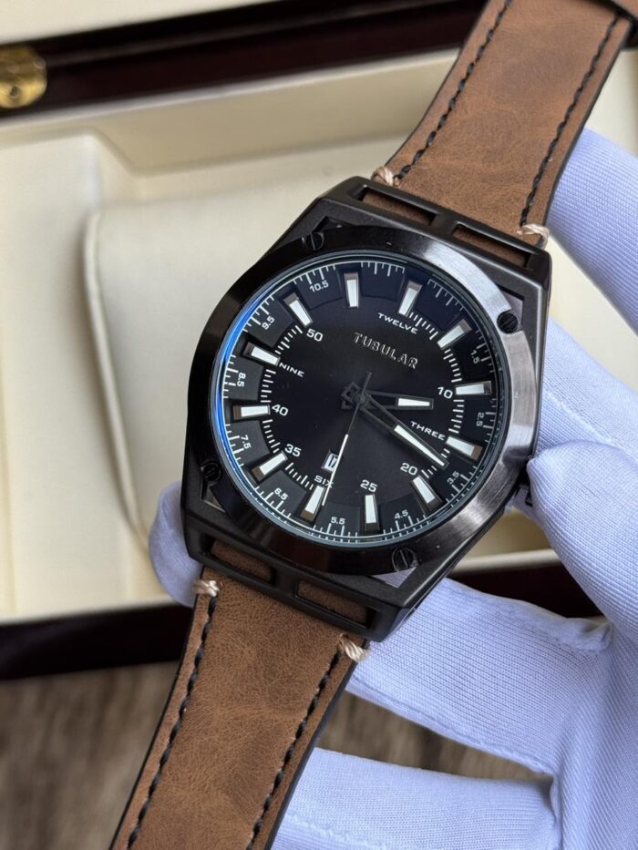 WATCH 016 - Image 1
