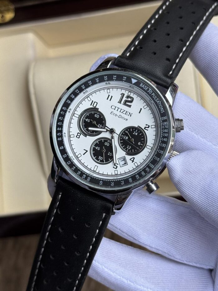 WATCH 018 - Image 1