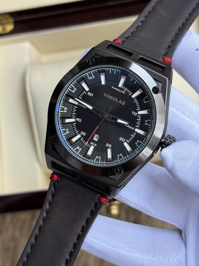 WATCH 020 - Image 1