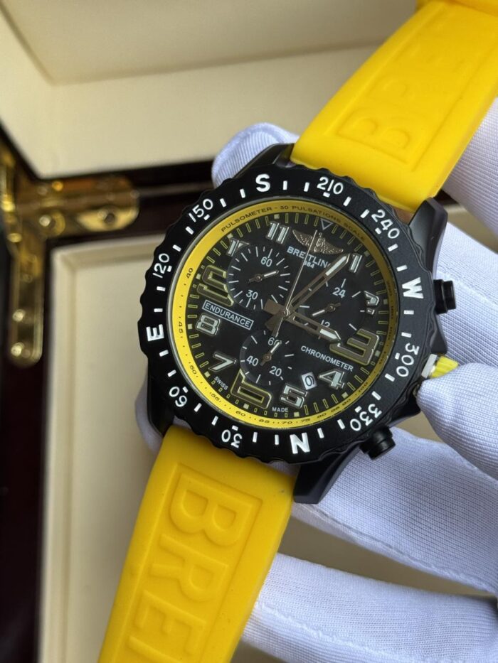 WATCH 026 - Image 1