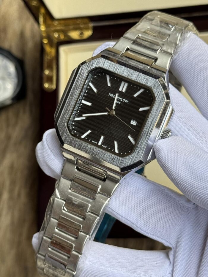 WATCH 033 - Image 1