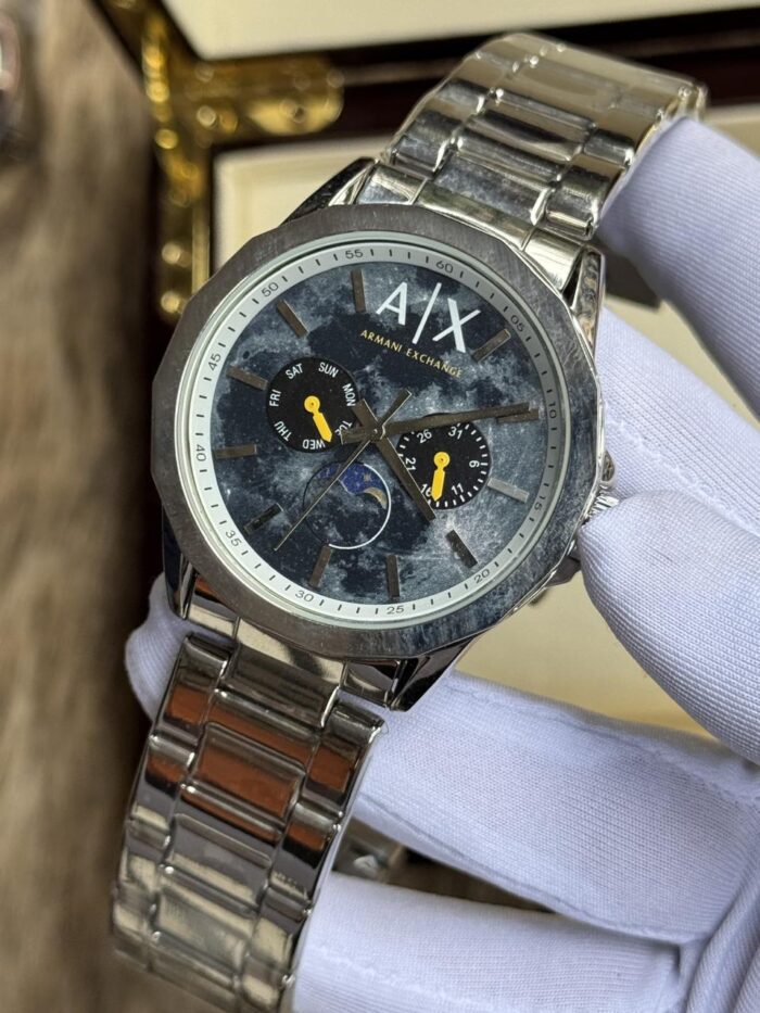 WATCH 034 - Image 1
