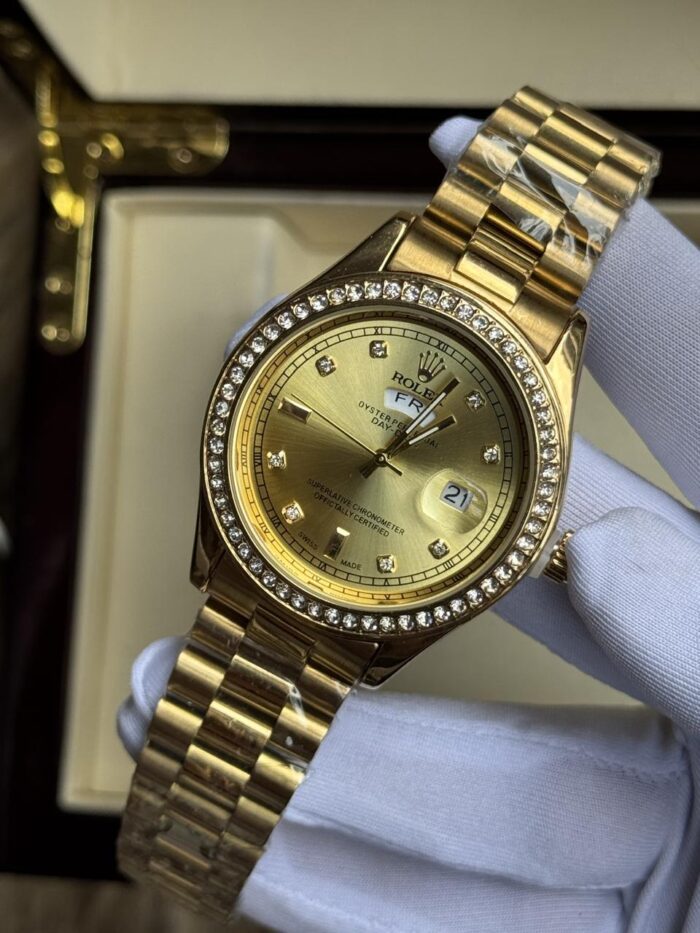 WATCH 037 - Image 1