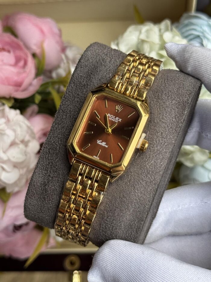 WATCH 035 - Image 1