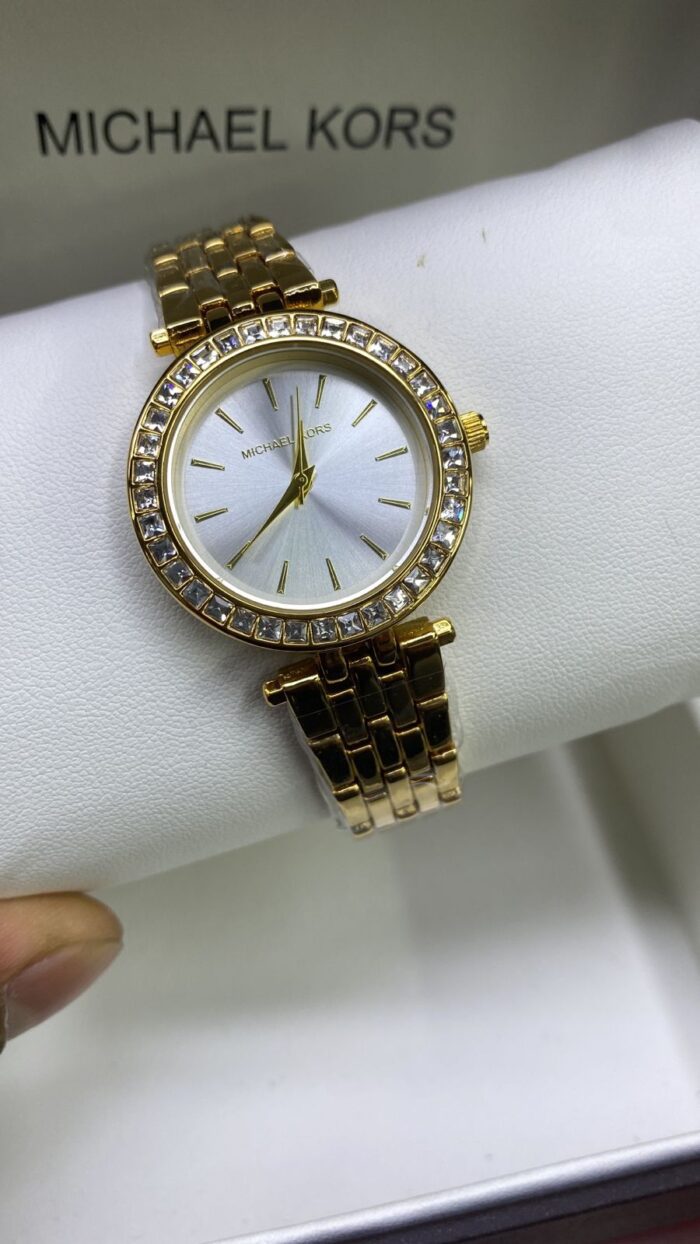 WATCH 050 - Image 1