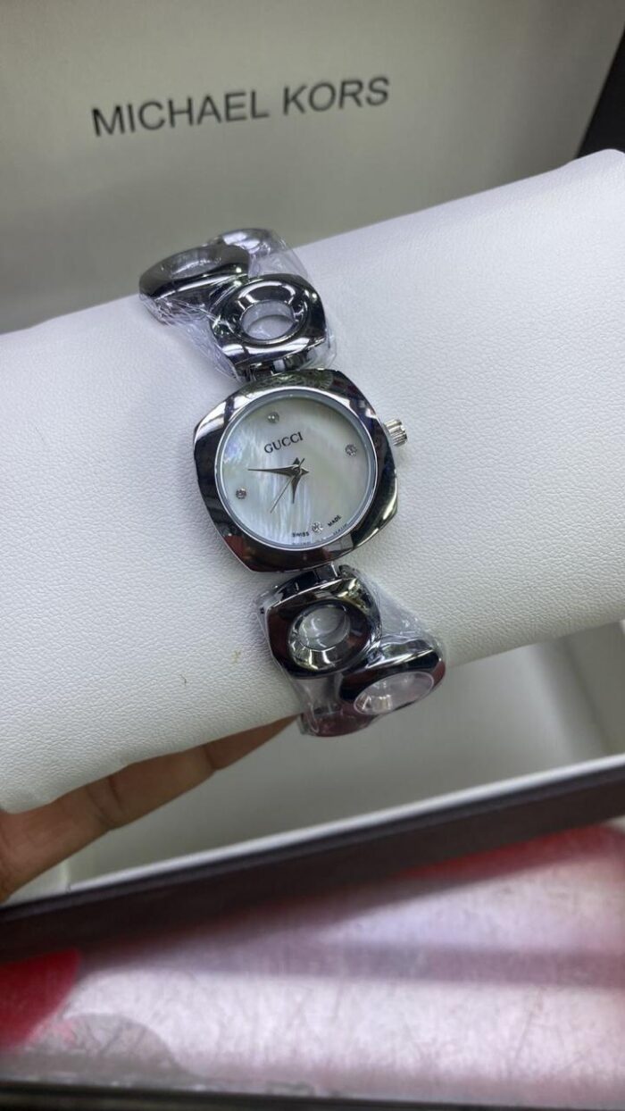 WATCH 052 - Image 1
