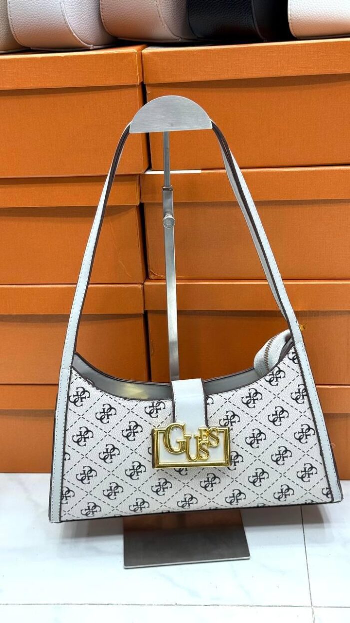 GUESS - Image 4