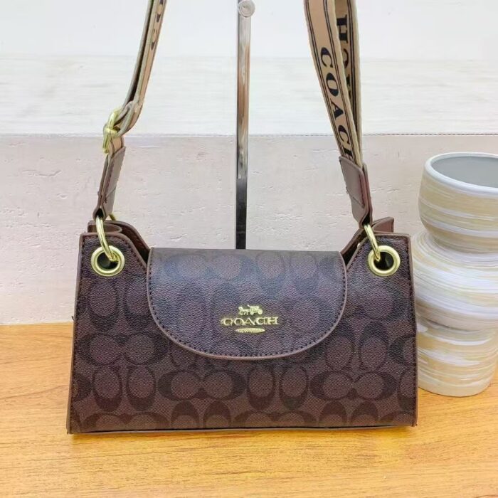 COACH 111 - Image 3