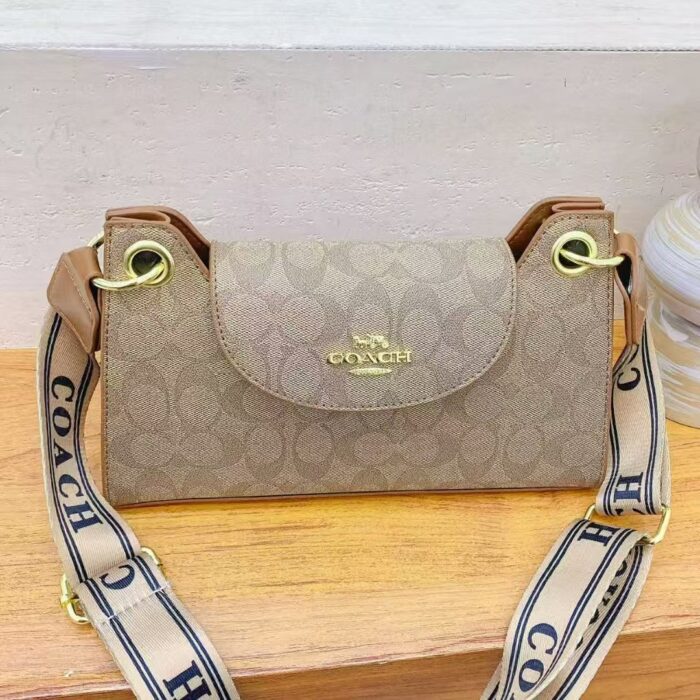 COACH 111 - Image 4