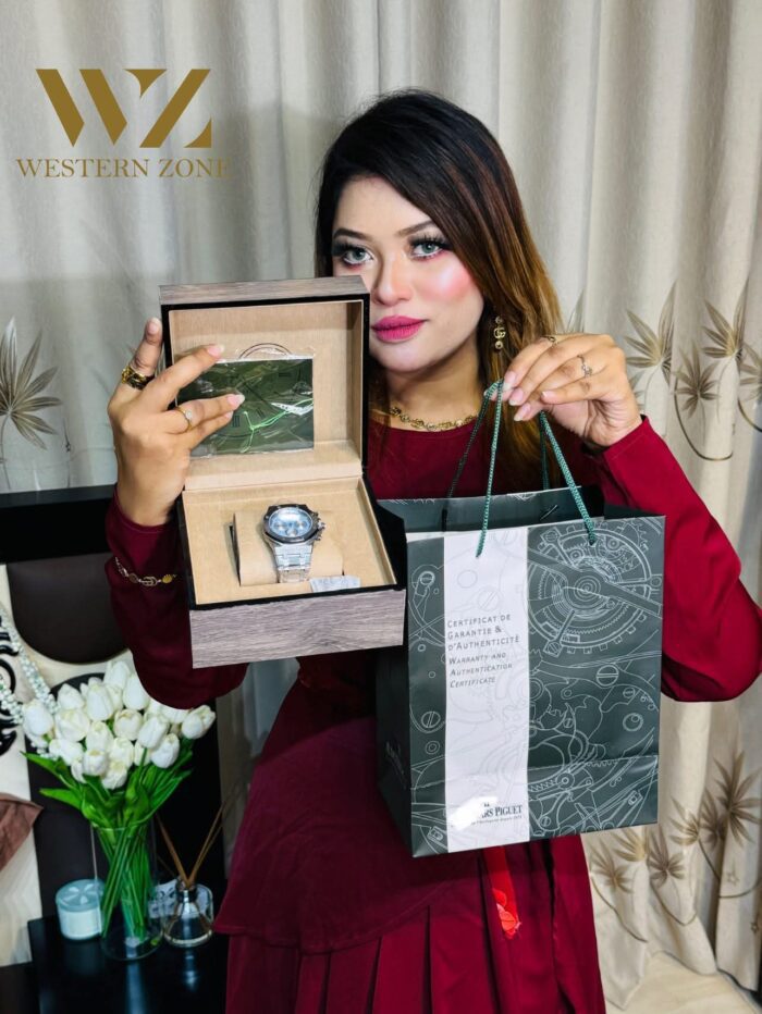 WATCH 113 - Image 1