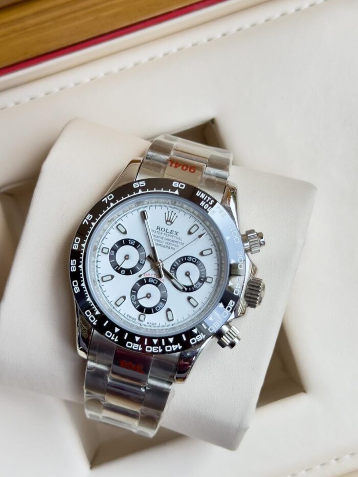 WATCH 107 - Image 1