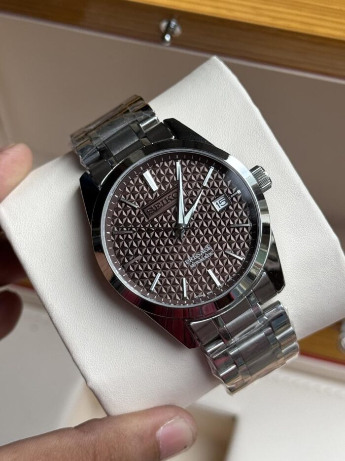 WATCH 128 - Image 1
