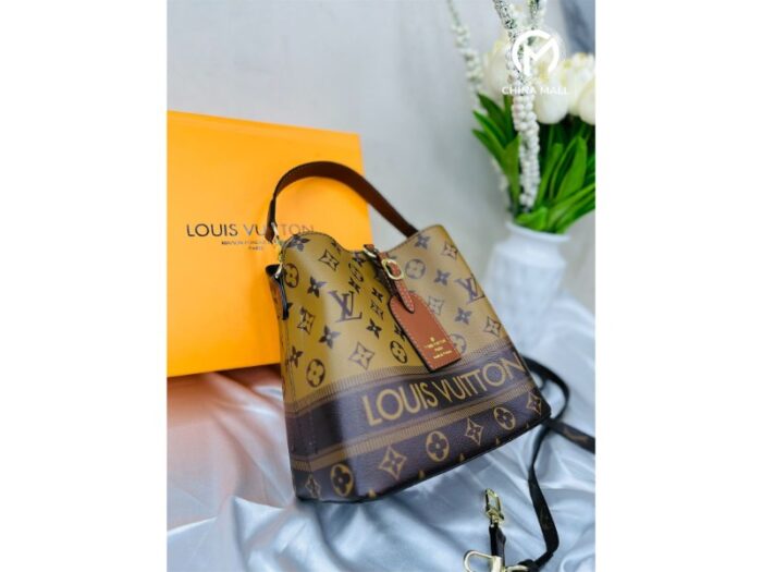 LOUIS VUITTON - Image 1