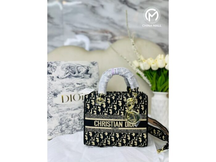 CHRISTIAN DIOR - Image 3