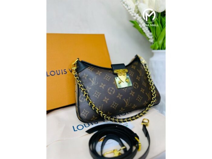 LOUIS VUITTON - Image 1