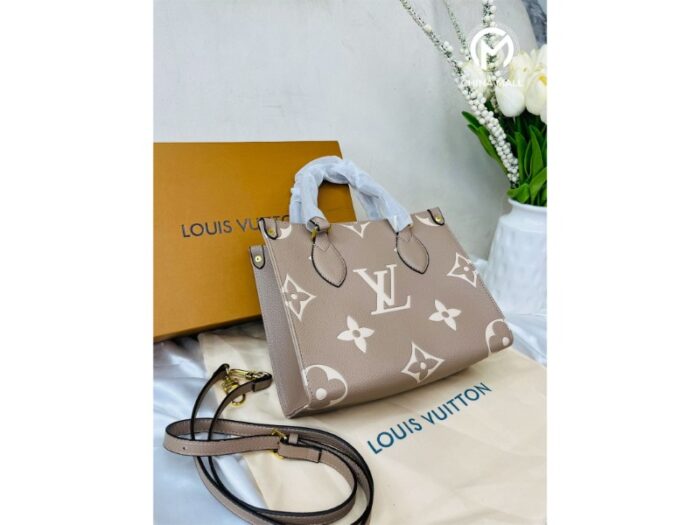 LOUIS VUITTON - Image 1