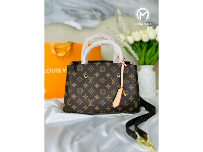 LOUIS VUITTON - Image 1