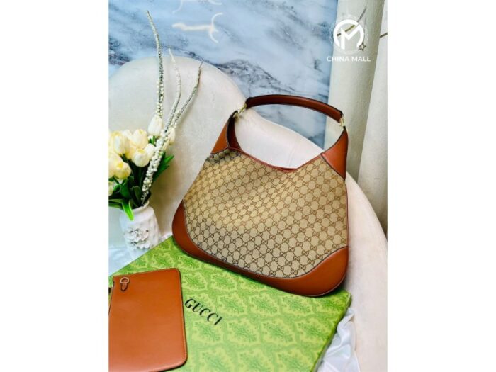 GUCCI 000 - Image 1