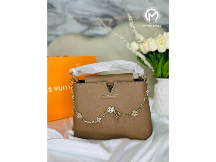 LOUIS VUITTON 909 - Image 1